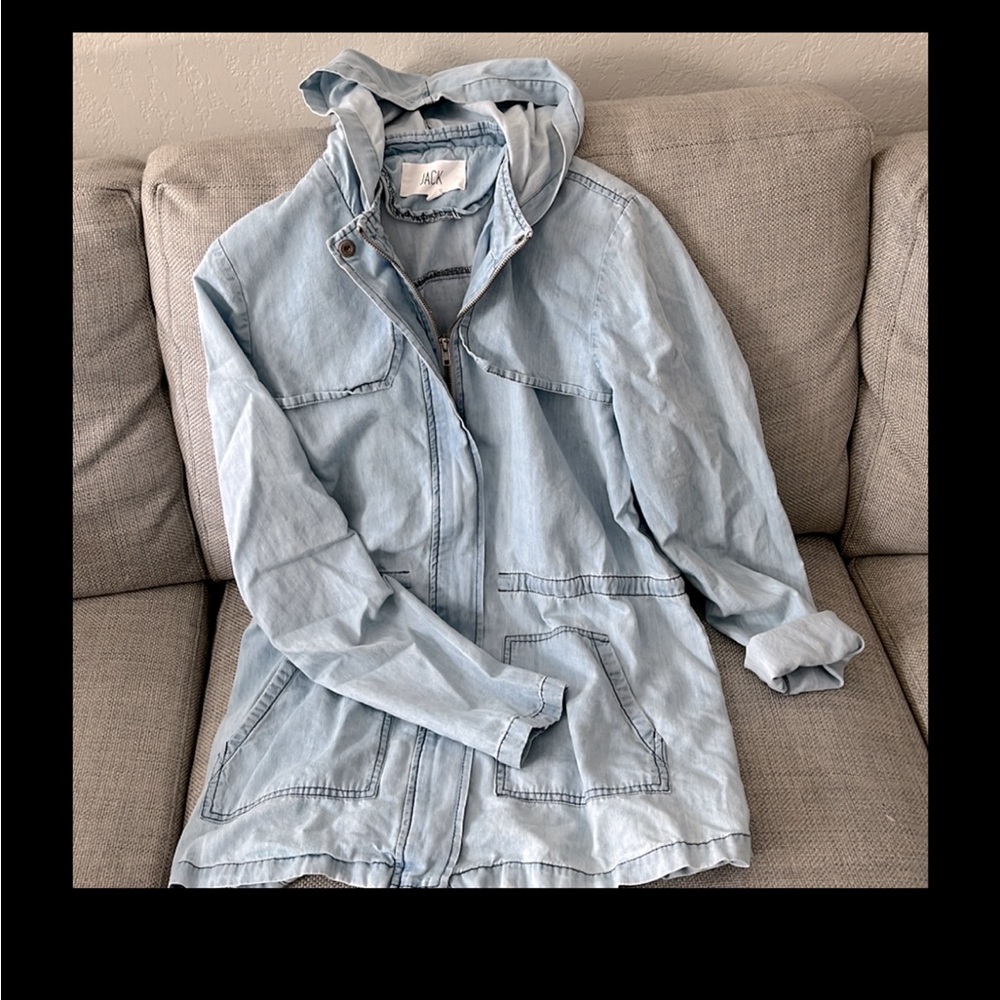 ‼️CHAMBRAY FLATTERING JACKET/SHIRT. HOOD-ROLL UP SLEEVES ZIP/POCKETS/WAIST CINCH